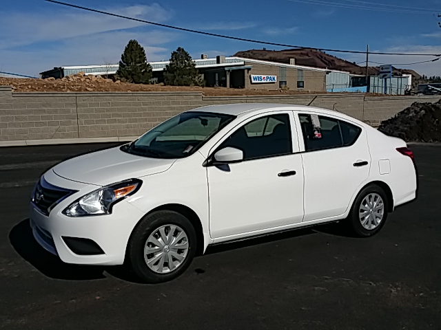 Nissan Versa 1.6 S Sedan