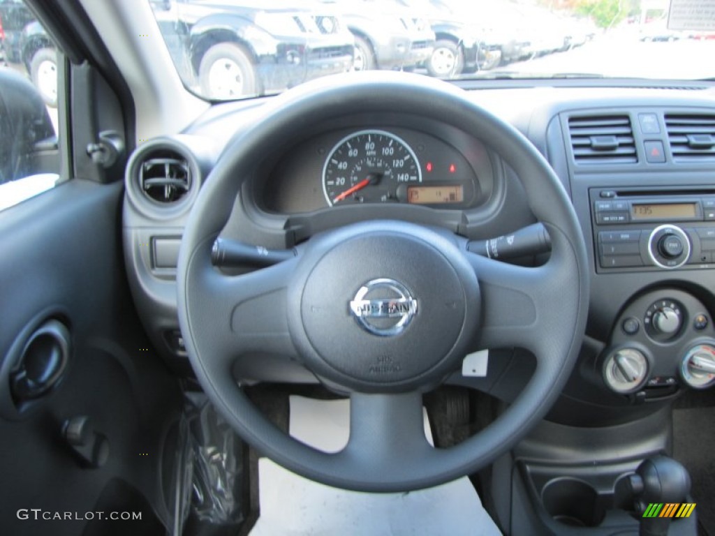 Nissan Versa 1.6 S Sedan