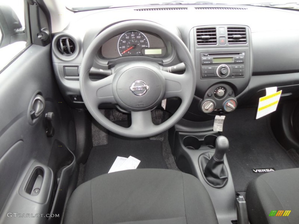 Nissan Versa 1.6s