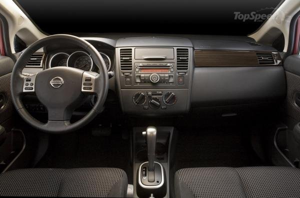 Nissan Versa 1.8 S