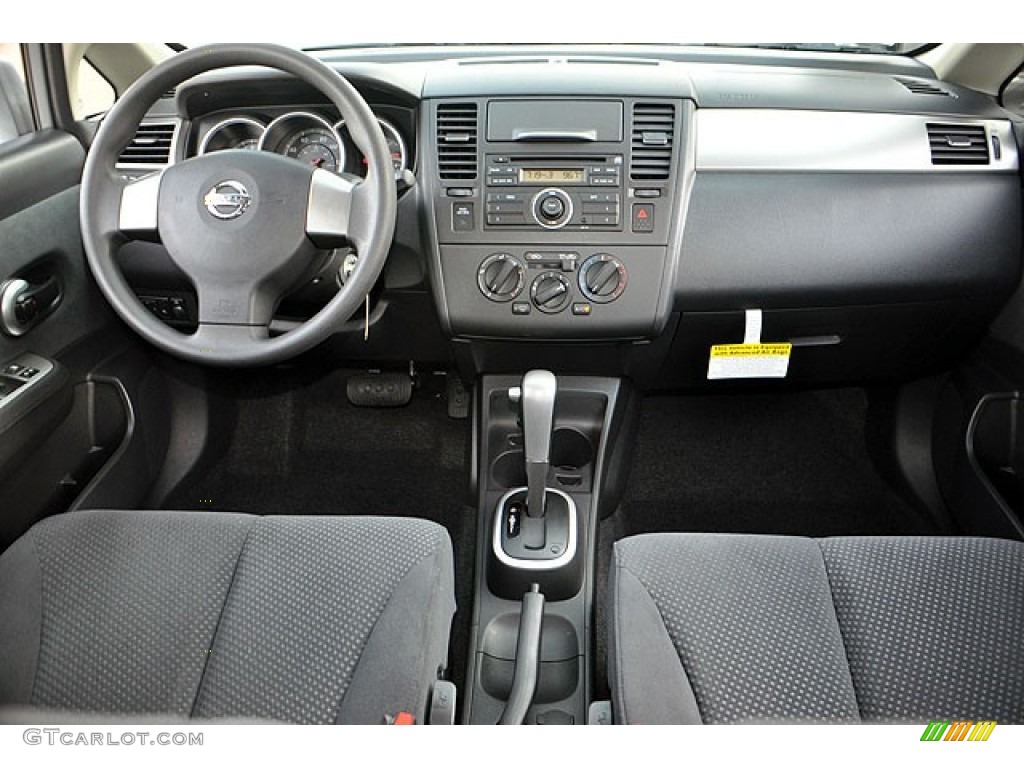 Nissan Versa 1.8 S