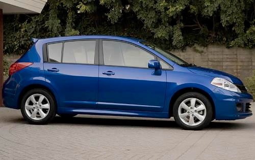 Nissan Versa 1.8 Sl Hatchback