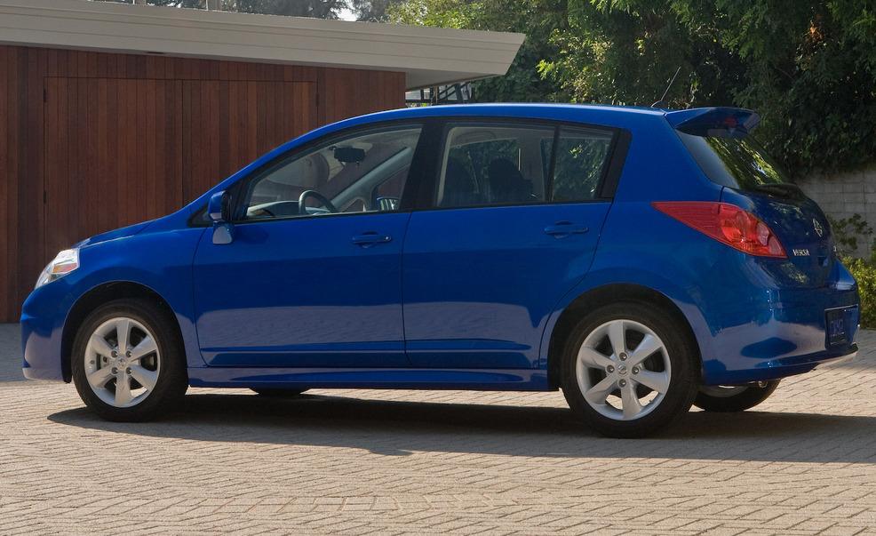 Nissan Versa 1.8 Sl Hatchback