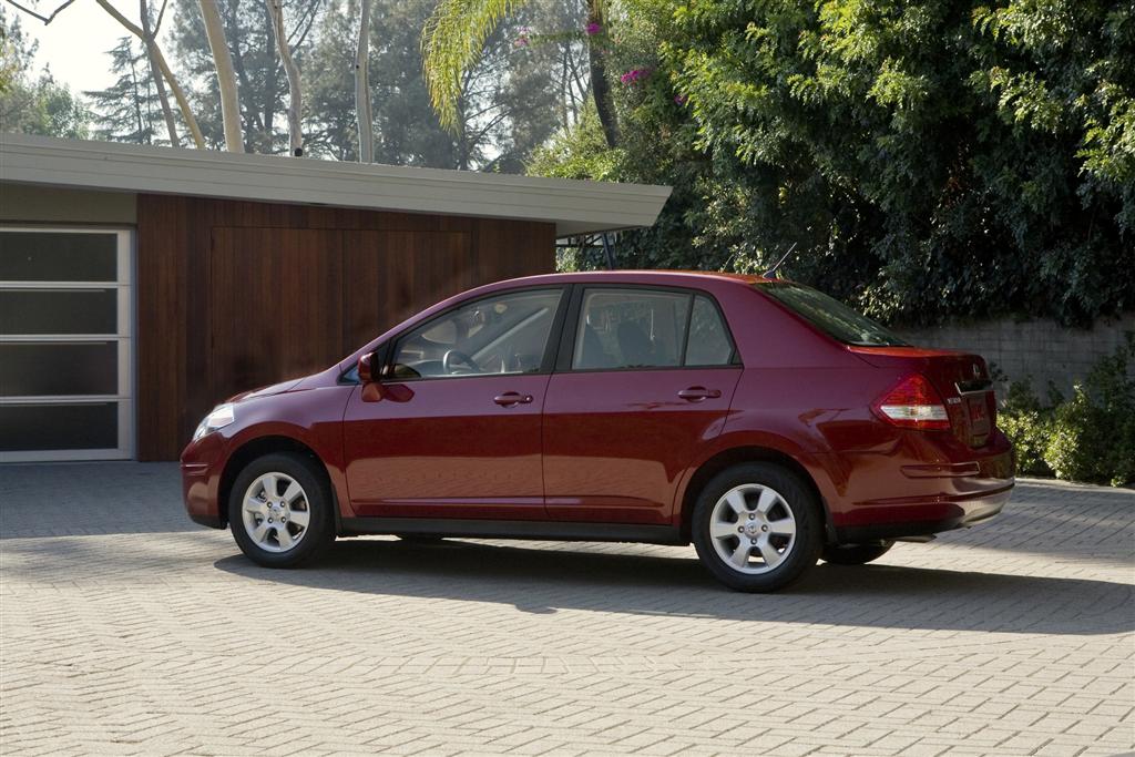Nissan Versa 1.8 Sl