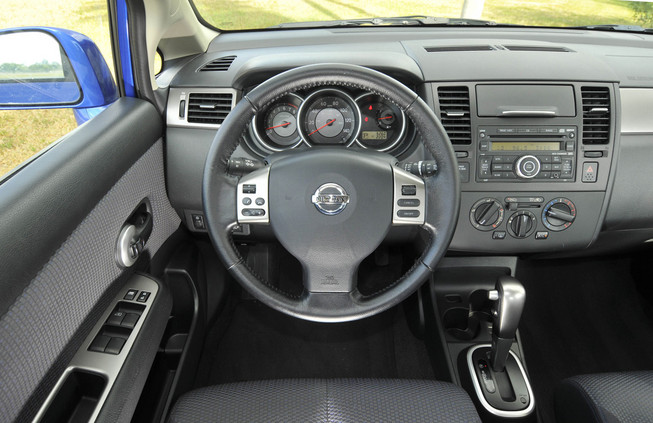 Nissan Versa 1.8 Sl