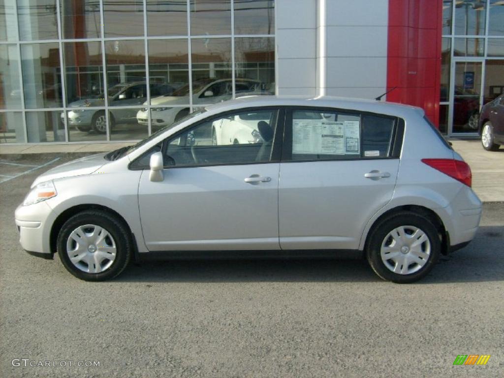 Nissan Versa 1.8s