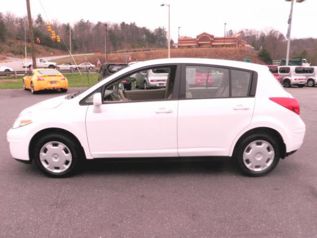 Nissan Versa 1.8s
