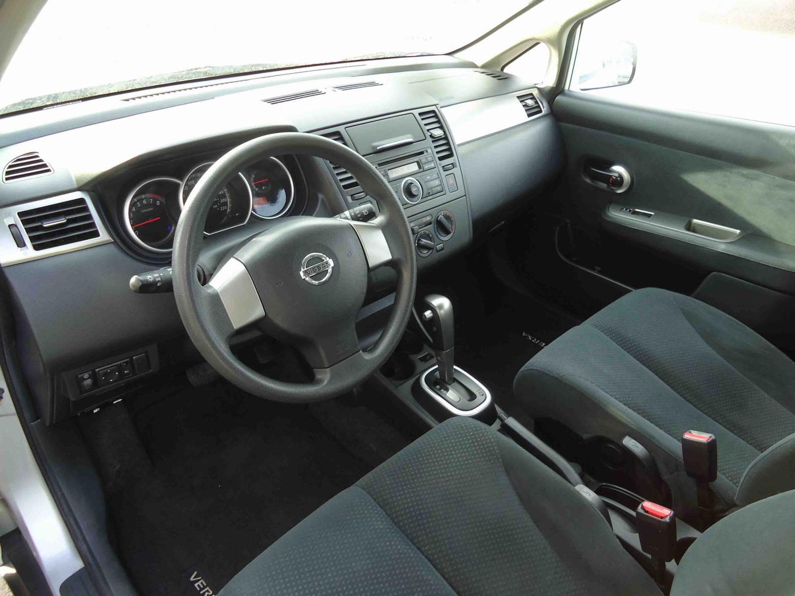 Nissan Versa 1.8s