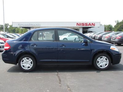 Nissan Versa 1.8s