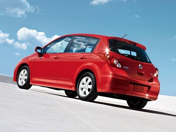 Nissan Versa 4 Door Hatchback