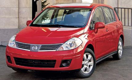 Nissan Versa Hatchback 2007