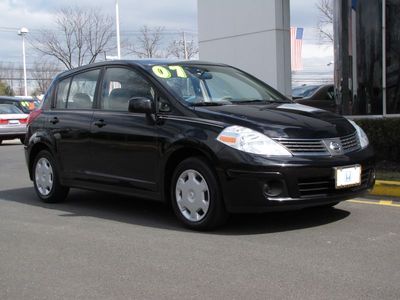 Nissan Versa Hatchback 2007