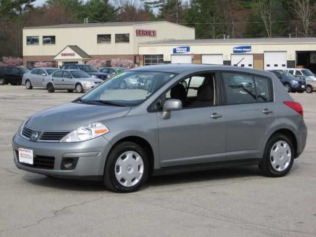 Nissan Versa Hatchback 2007