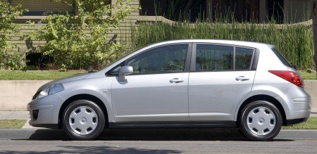 Nissan Versa Hatchback 2009