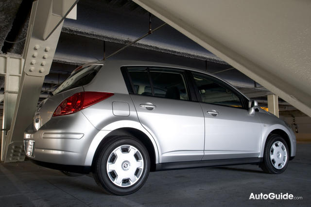 Nissan Versa Hatchback 2009