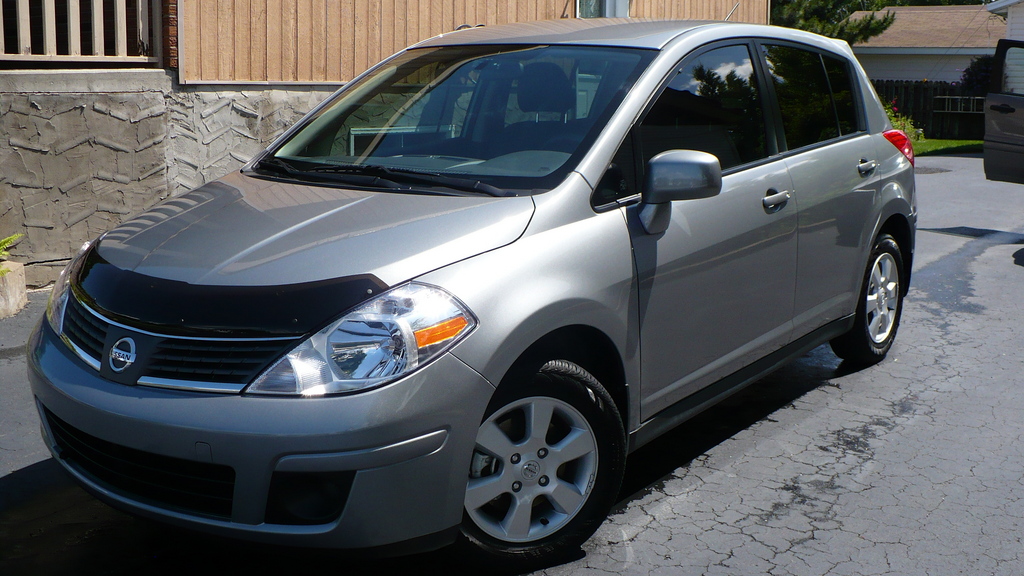 Nissan Versa Hatchback 2009