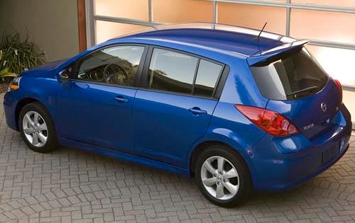 Nissan Versa Hatchback 2011