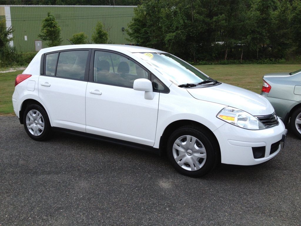 Nissan Versa Hatchback 2012