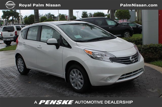 Nissan Versa Hatchback 2015