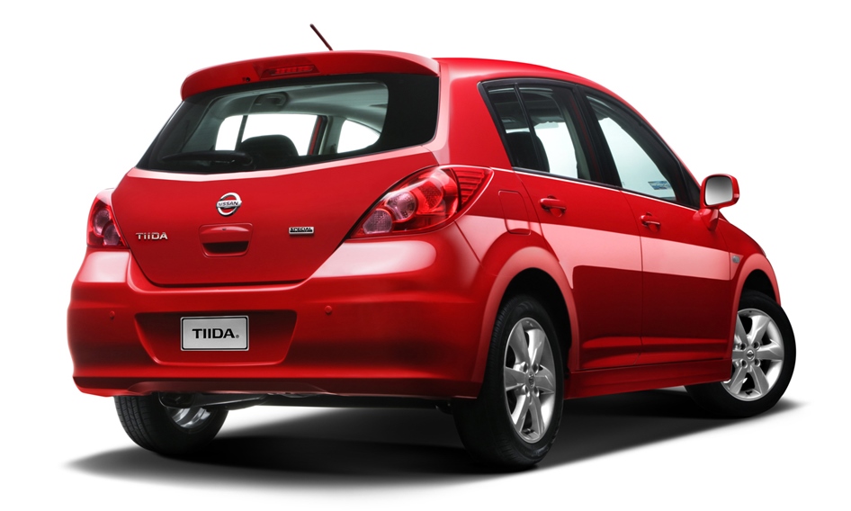 Nissan Versa Hatchback 2016