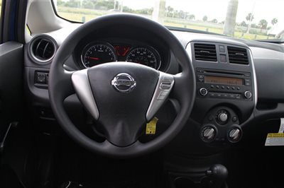 Nissan Versa S