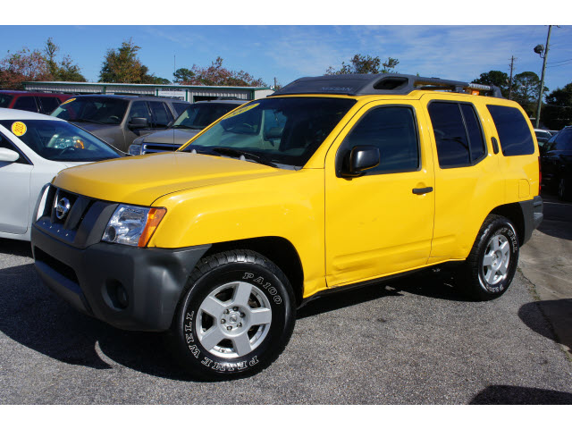 Nissan Xterra Yellow