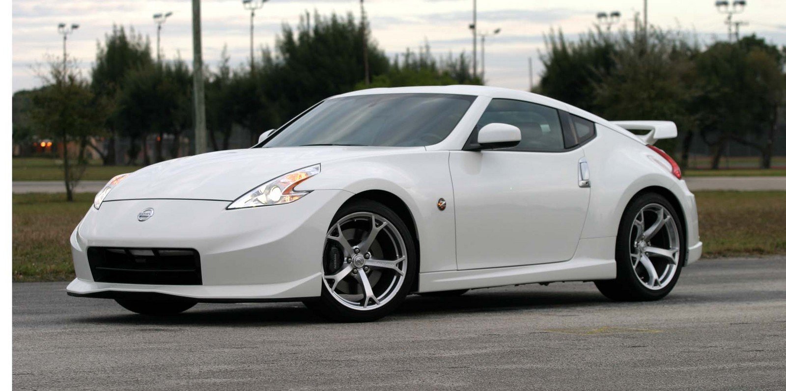 Nissan Z 2010 Nissan Z 2010