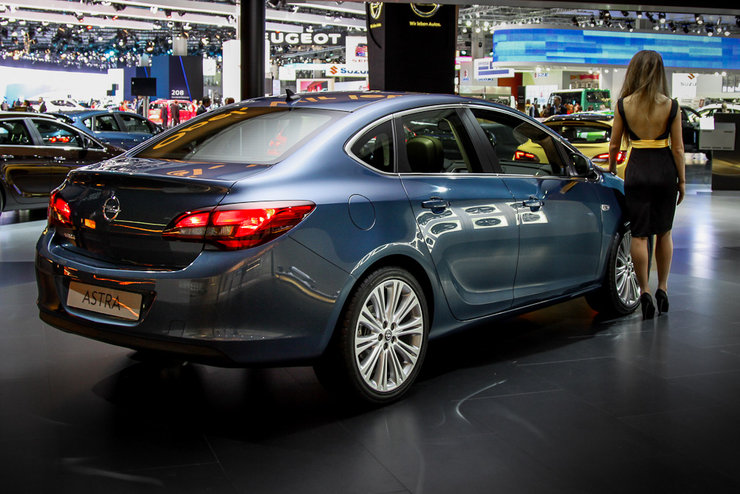 Opel Astra Sedan