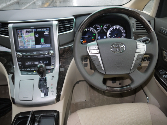 Toyota Alphard 2.4