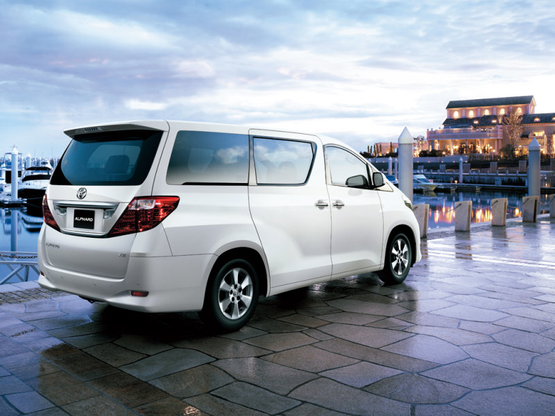Toyota Alphard 2008