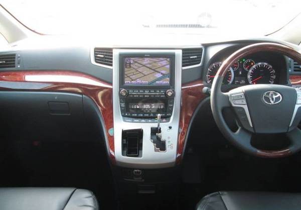 Toyota Alphard 2010