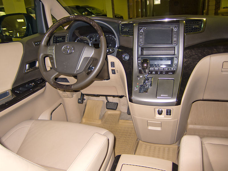 Toyota Alphard 2012
