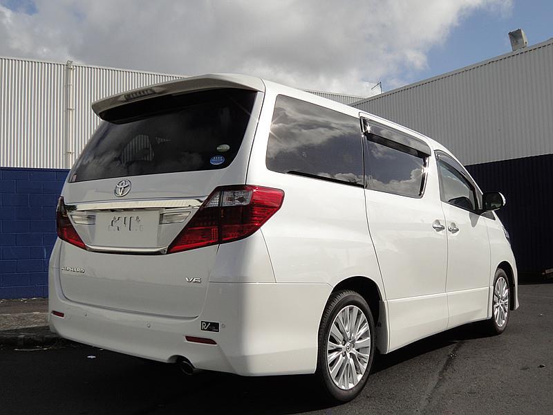 Toyota Alphard V6