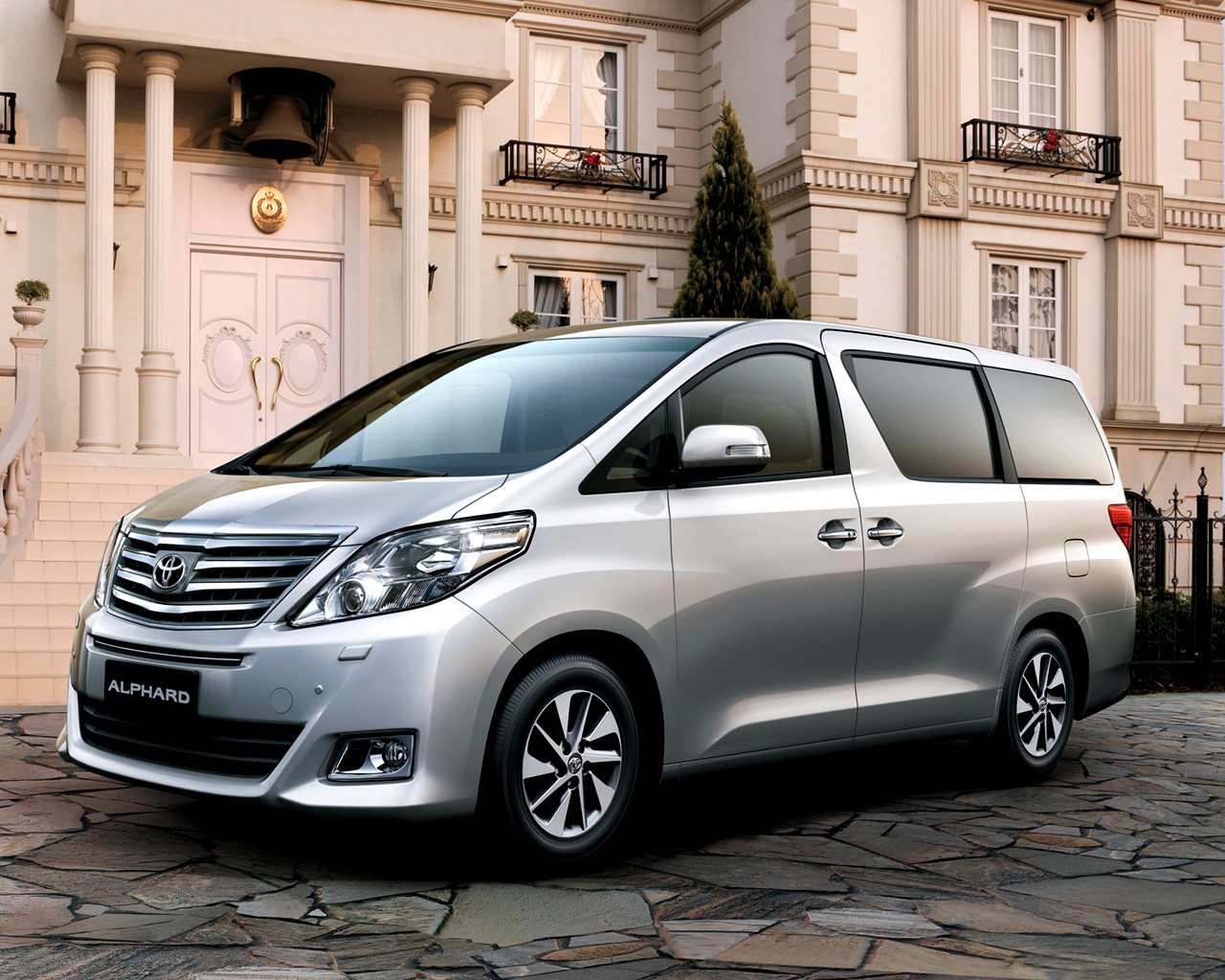 Toyota Alphard Van