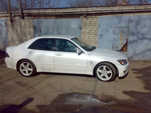 Toyota Altezza 2001