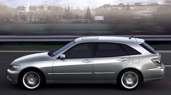 Toyota Altezza Wagon