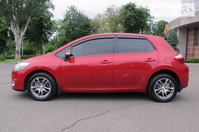 Toyota Auris 2011
