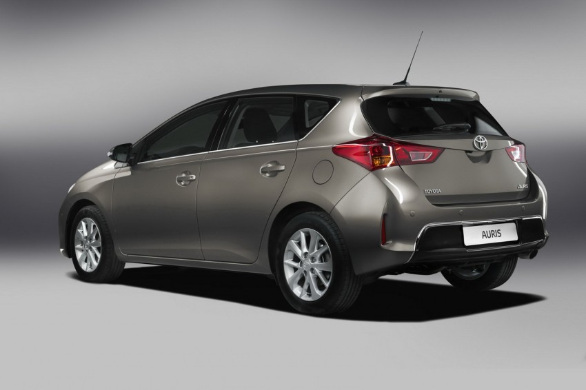 Toyota Auris 7 Seater