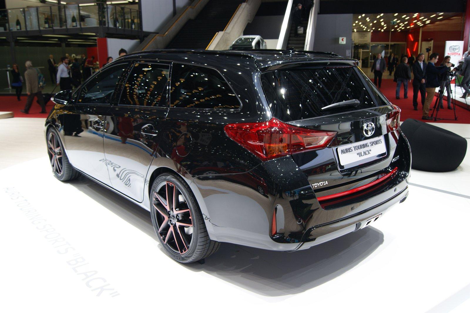 Toyota Auris Black