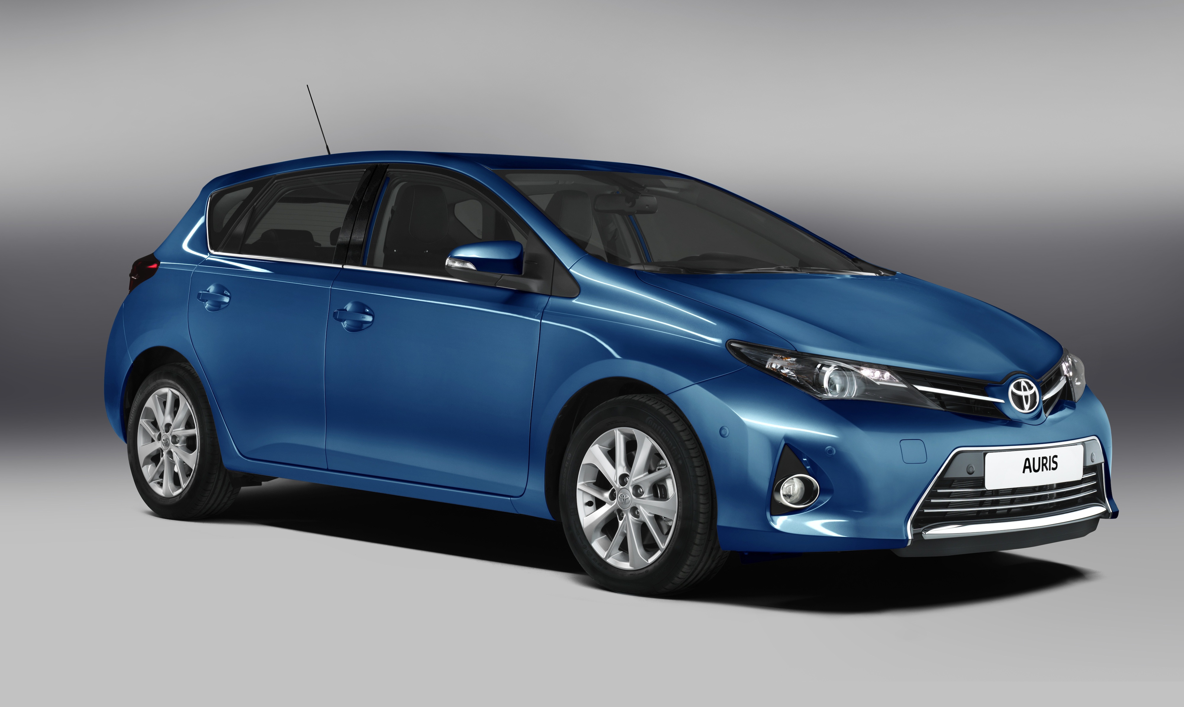 Toyota Auris Blue