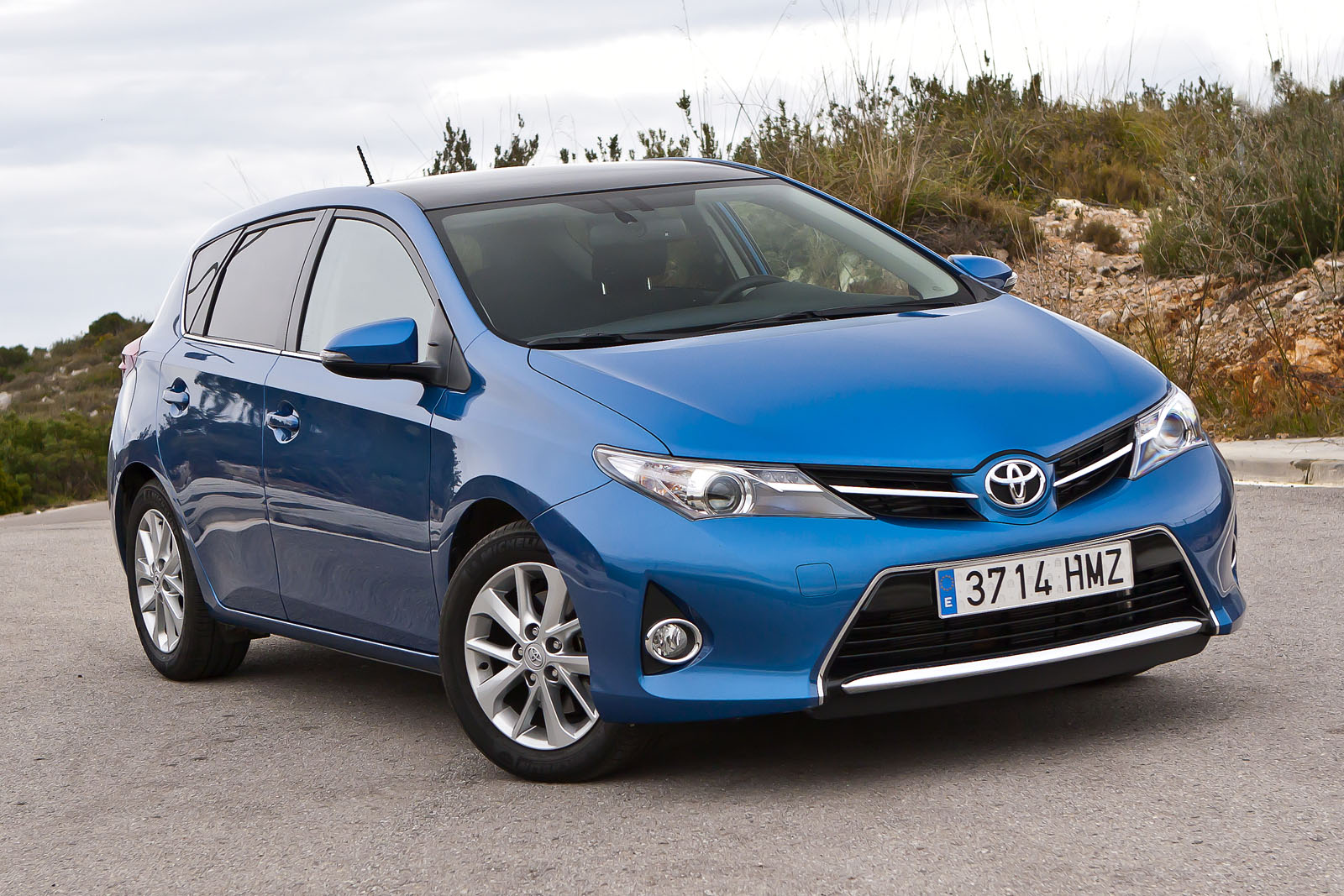 Toyota Auris Blue
