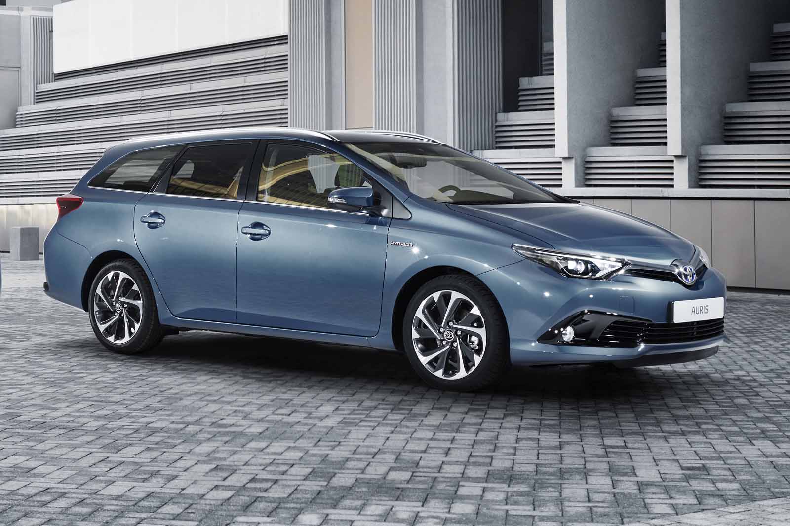 Toyota Auris Facelift 2015