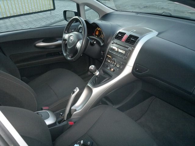 Toyota Auris Grey