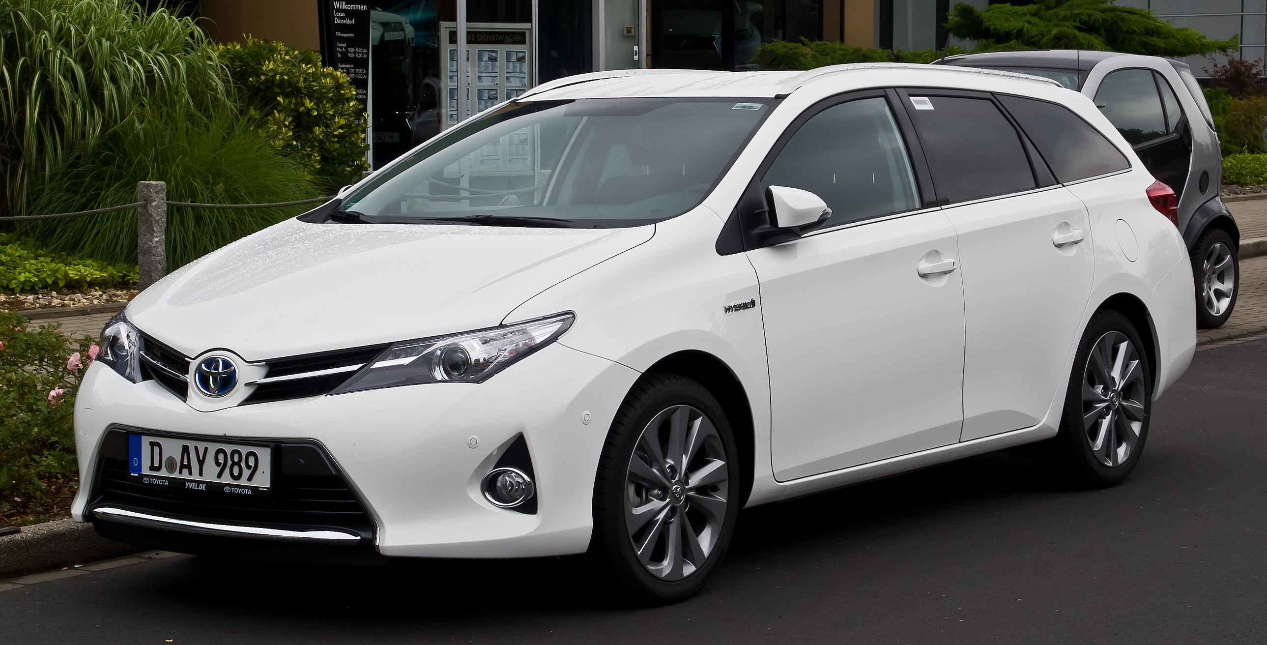 Toyota Auris Hatchback