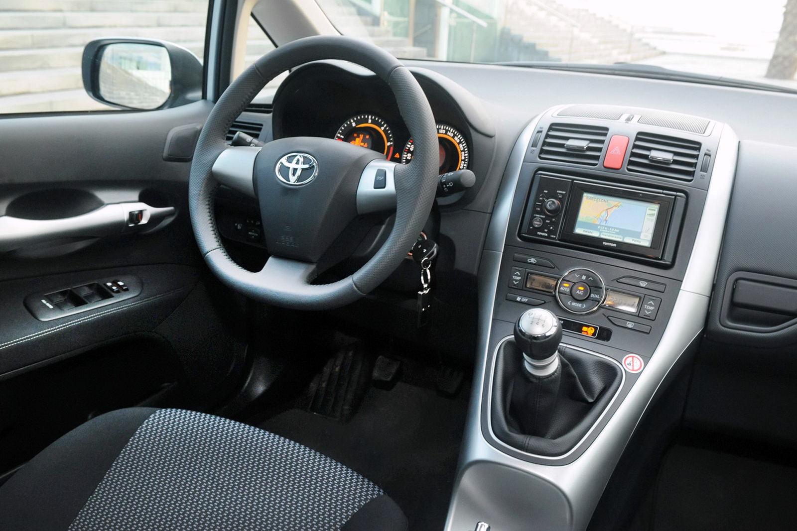 Toyota Auris Hybrid 2010