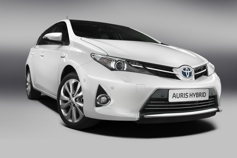Toyota Auris Hybrid 2013
