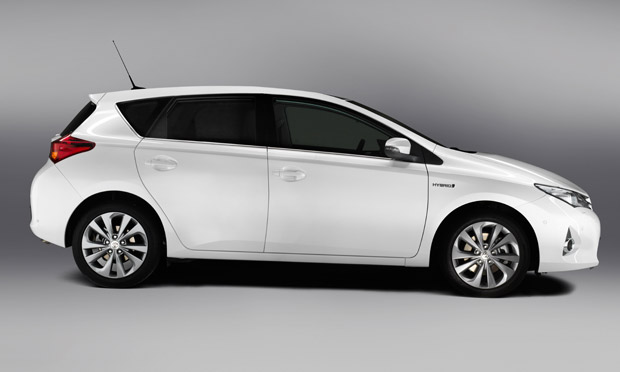 Toyota Auris Hybrid 2013