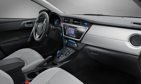 Toyota Auris Hybrid 2013
