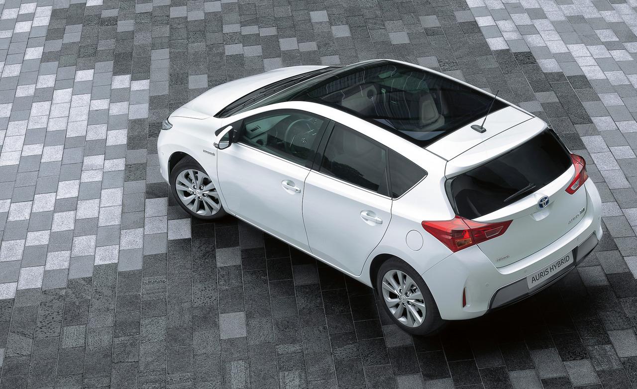 Toyota Auris Hybrid 2013