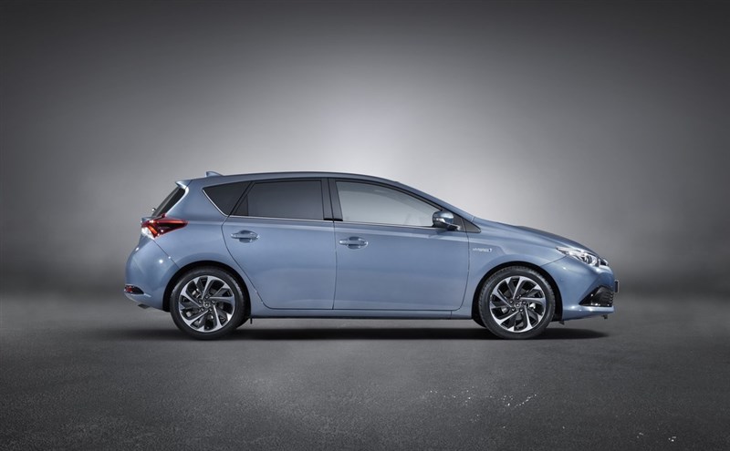 Toyota Auris Hybrid 2015